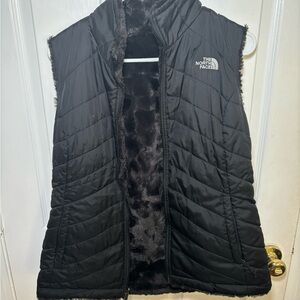 Reversible puffer vest